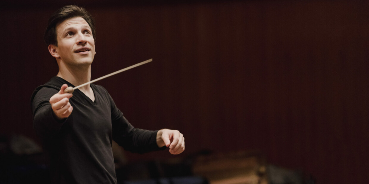 Cornelius Meister wird in Stuttgart die Premieren von Strauss’ „Frau ohne Schatten“ und Weills „Aufstieg und Fall der Stadt Mahagonny“ leiten