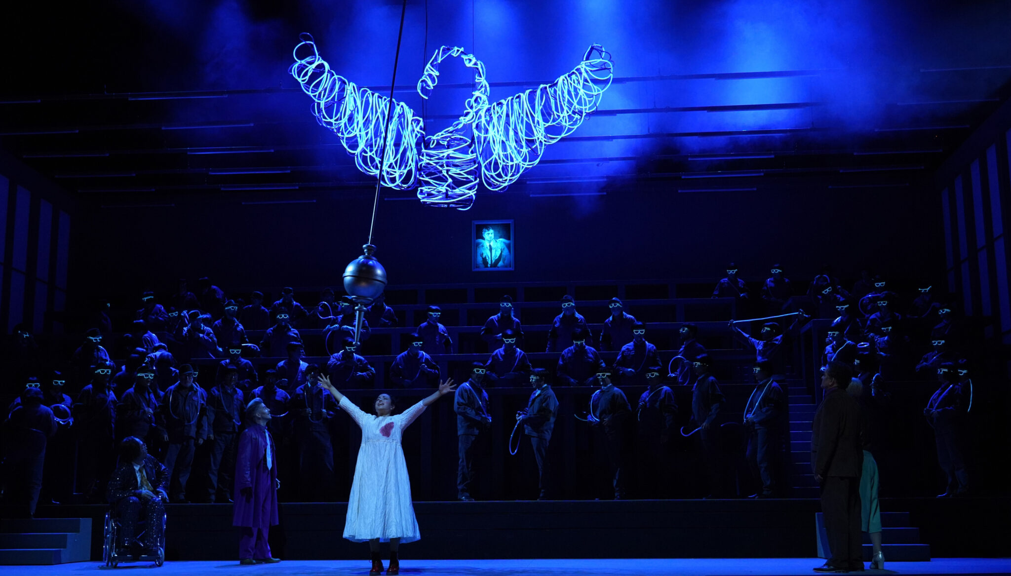 Szenenbild aus „Lohengrin“ am Hessischen Staatstheater Wiesbaden