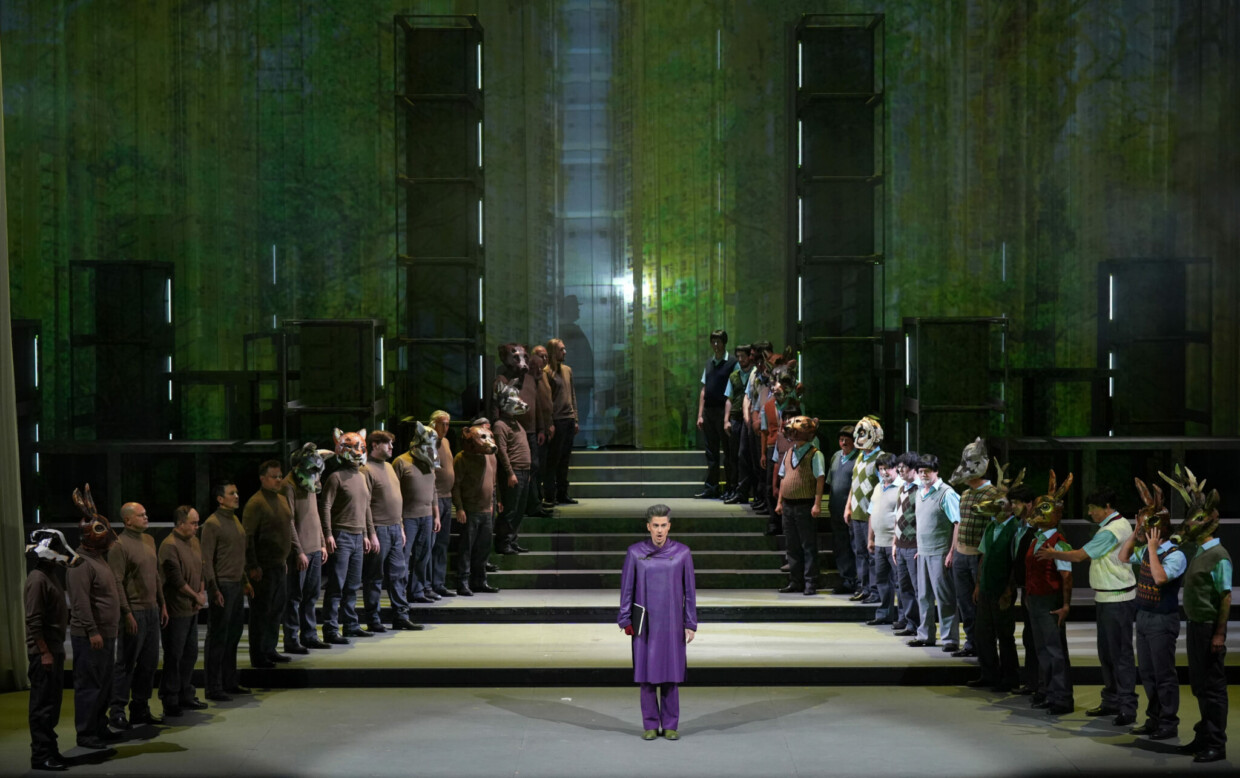 Szenenbild aus „Lohengrin“ am Hessischen Staatstheater Wiesbaden