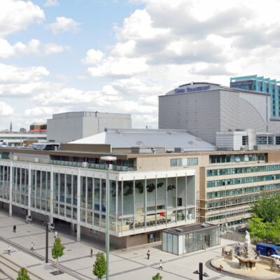 An der Oper Frankfurt tritt einer der spannendsten Nachwuchsdirigenten sein Amt als GMD an