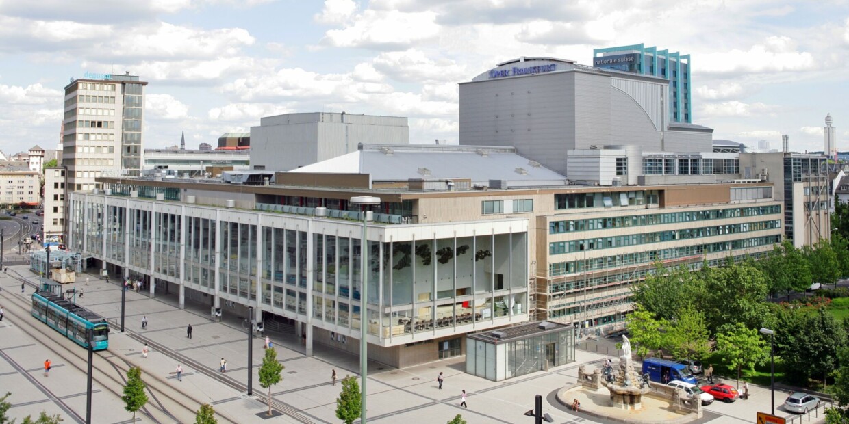 An der Oper Frankfurt tritt einer der spannendsten Nachwuchsdirigenten sein Amt als GMD an