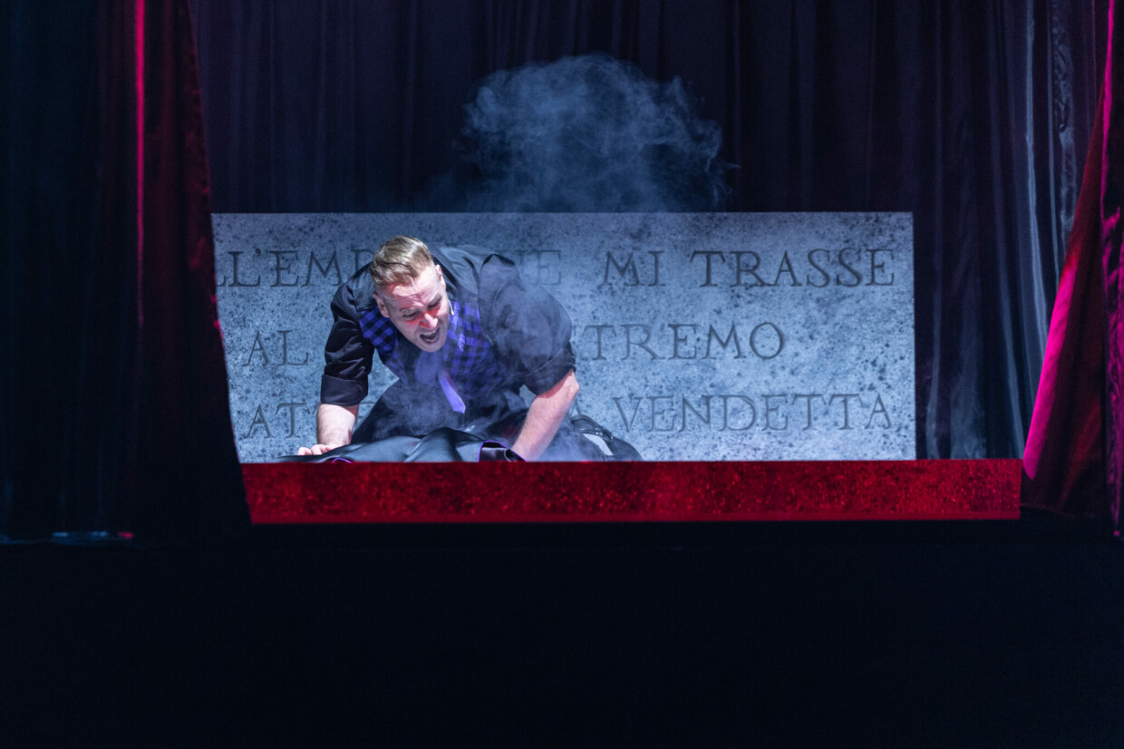 Szenenbild aus Mozarts „Don Giovanni“ am Theater Altenburg Gera