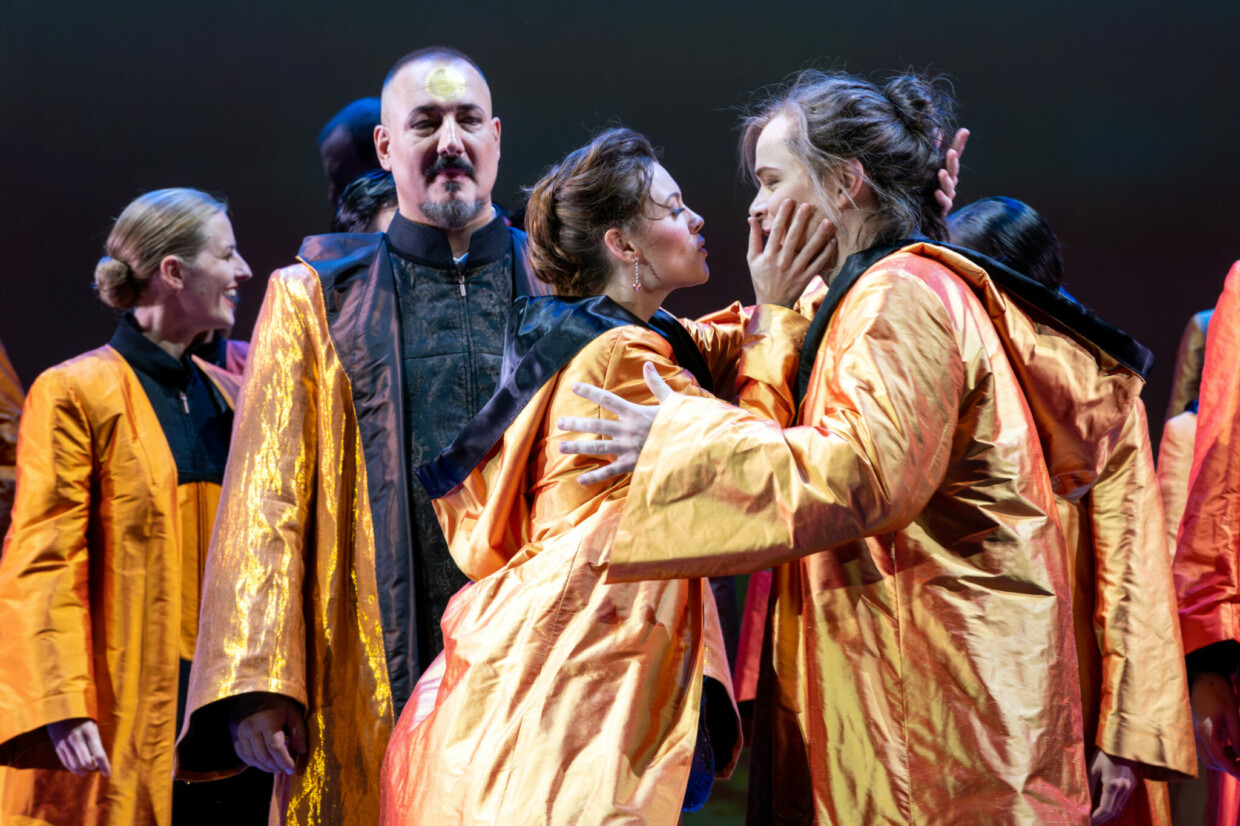 Szenenbild aus „Die Zauberflöte“ an der Oper Leipzig