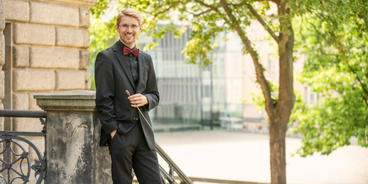 Leitet seit 2021 das Akademische Orchester der Uni: Dirigent Daniel Spogis