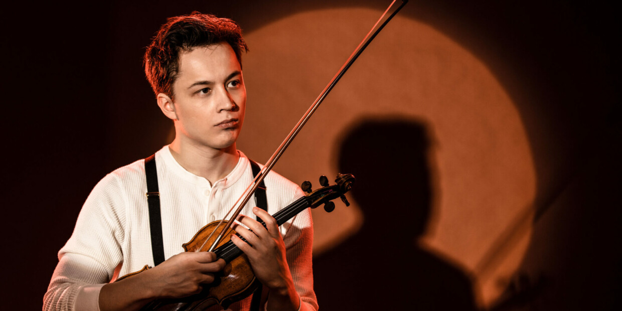 Für sein aktuelles Album hat er Sonaten von Ravel und Prokofjew eingespielt: Johan Dalene