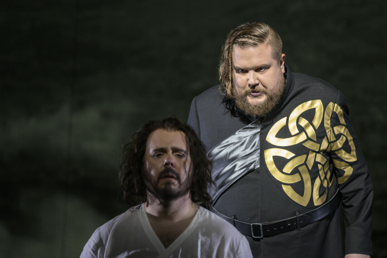 Szenenbild aus „Tristan und Isolde“ an der Oper Wuppertal