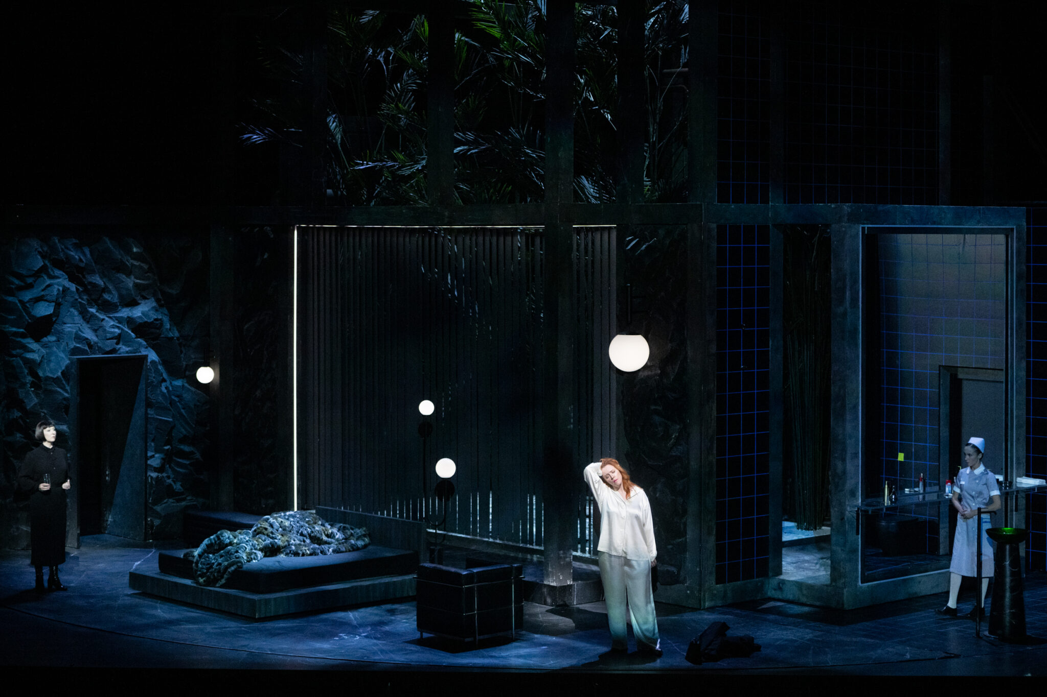 Szenenbild aus „Die Frau ohne Schatten“ an der Opéra de Lyon