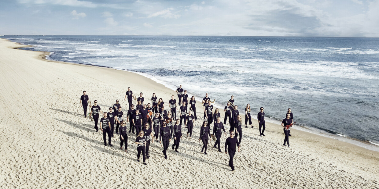 Bewegen sich beim Spielen frei auf der Bühne: Baltic Sea Philharmonic