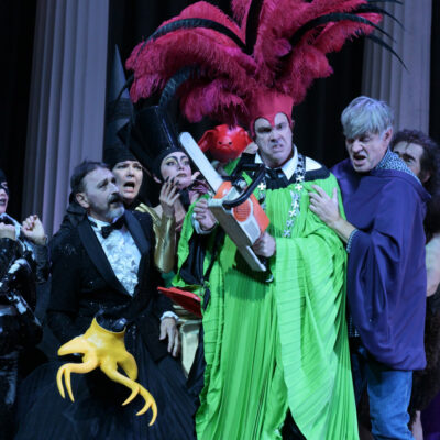 Alltäglicher Untergangswahnsinn: „Le Grand Macabre“ an der Oper Frankfurt