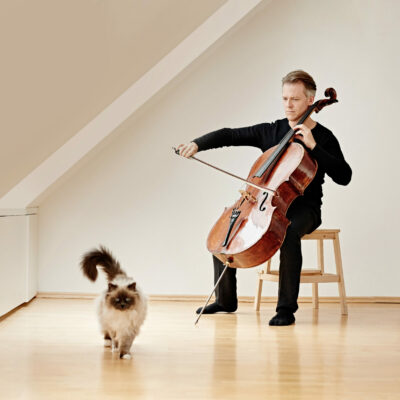 Kantabel und virtuos beherrscht Alban Gerhardt das Cellospiel
