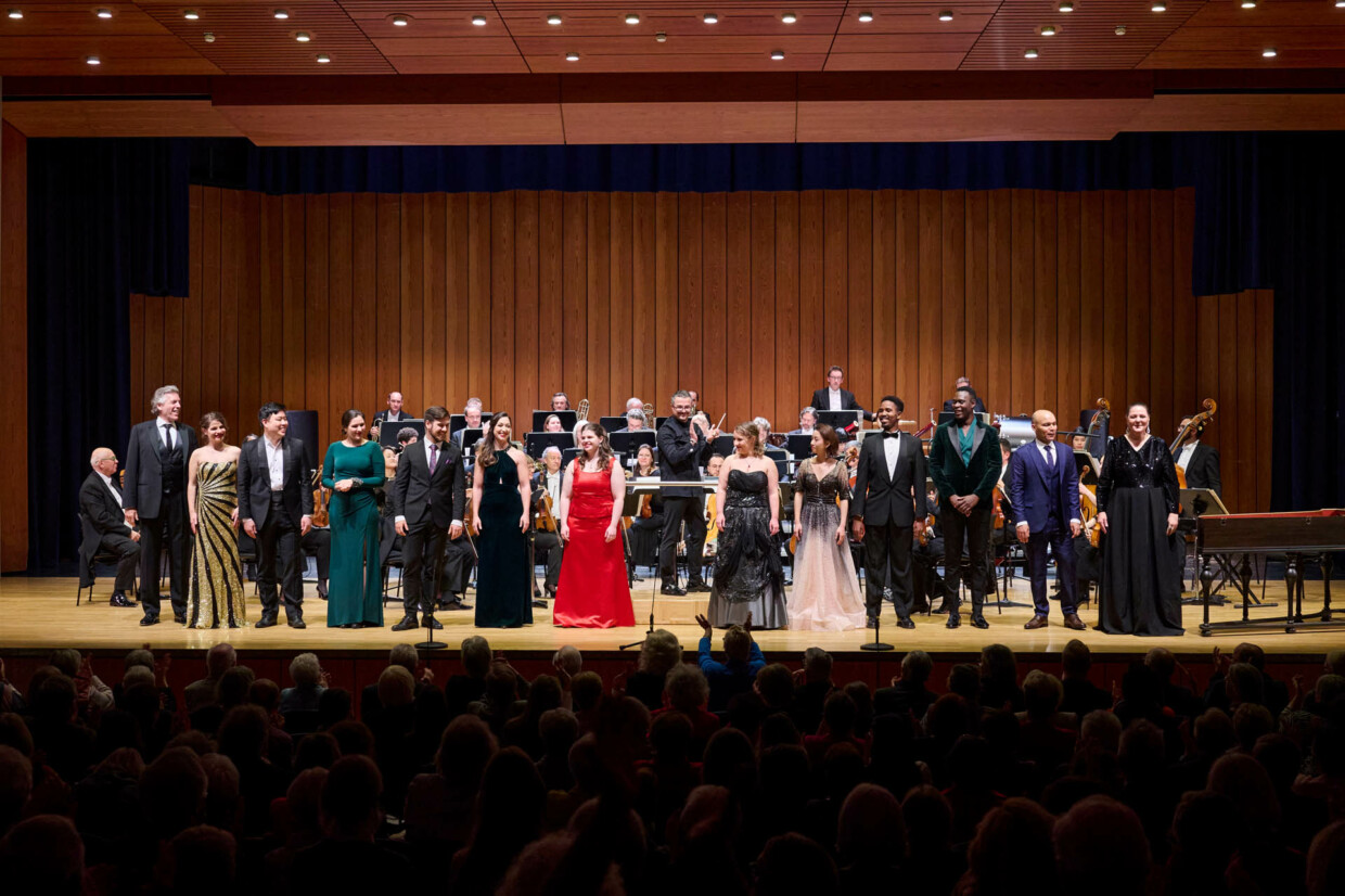 Glückliche Gesichter nach dem Abschlusskonzert mit der Württembergischen Philharmonie Reutlingen unter Vlad Iftinca