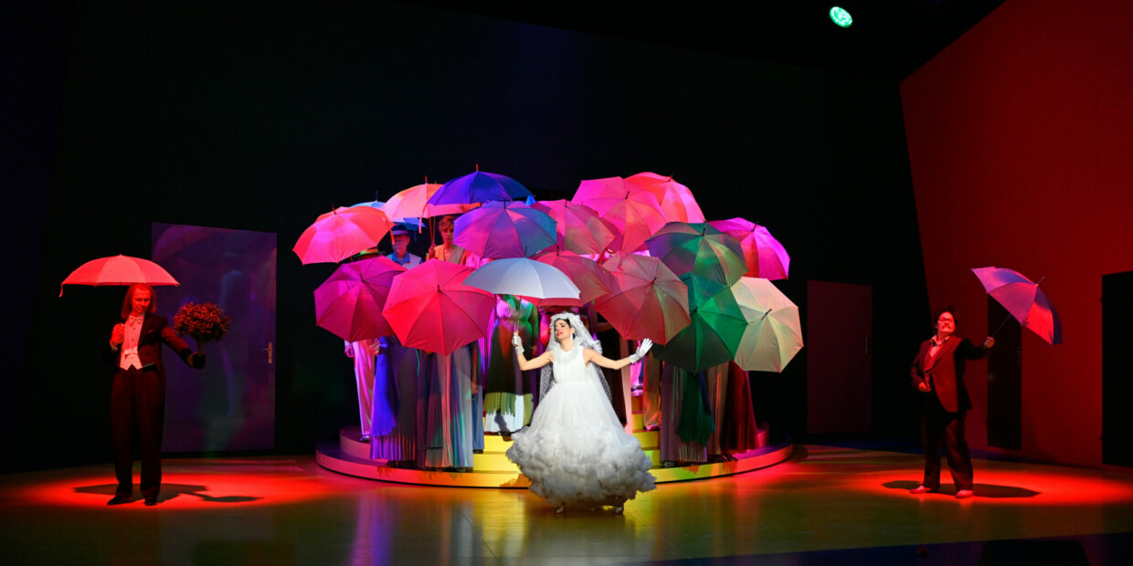 Durchweg großartige Leistung der Sängerinnen und Sänger: „Pferd frisst Hut“ am Theater Basel