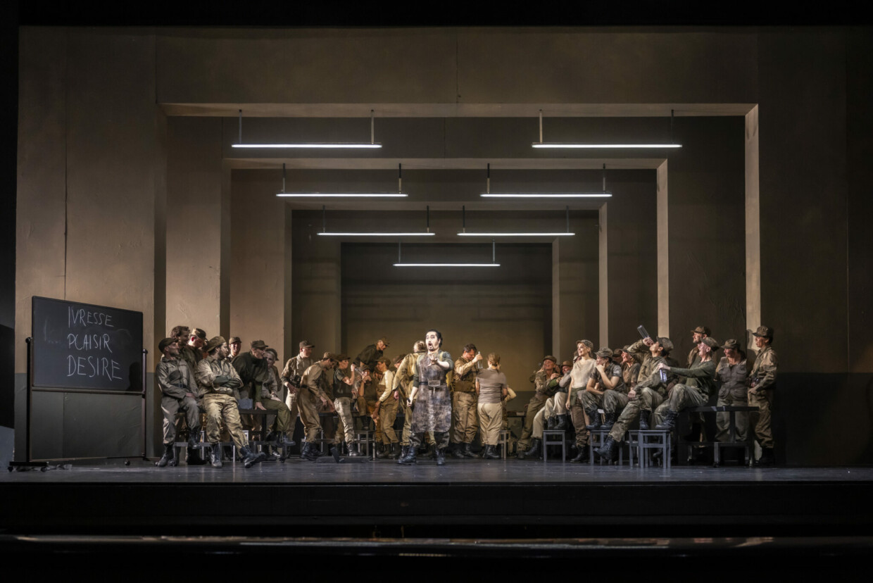 Szenenbild aus „Faust“ am Theater Lübeck