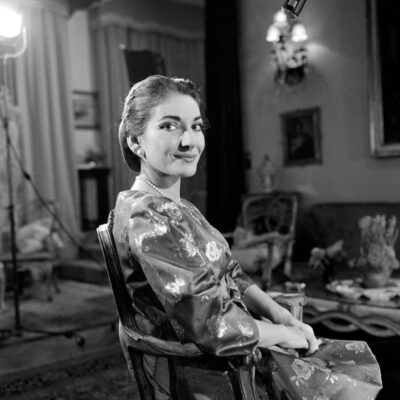 Maria Callas vor ihrem Auftritt der US-amerikanischen Talkshow „Small World“ im Jahr 1958