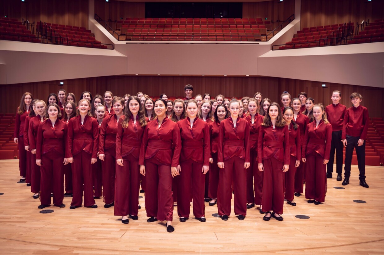 Review of the Dresden Philharmonic Children’s Choir – Folk Songs