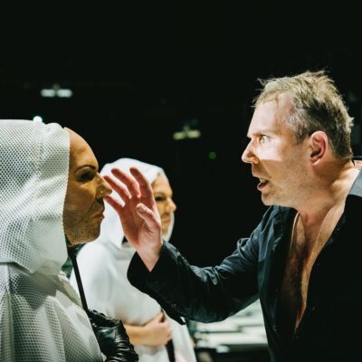 Regisseur Paul-Georg Dittrich rückt am Staatstheater Kassel Mozarts „Don Giovanni“ auf subtile Weise an die Gegenwart heran