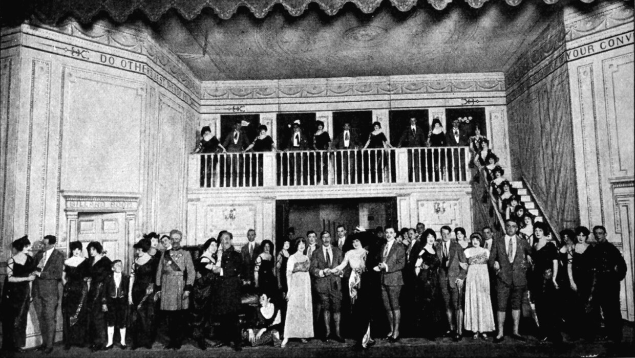 Massenszene aus „Die Fledermaus“ (1917)