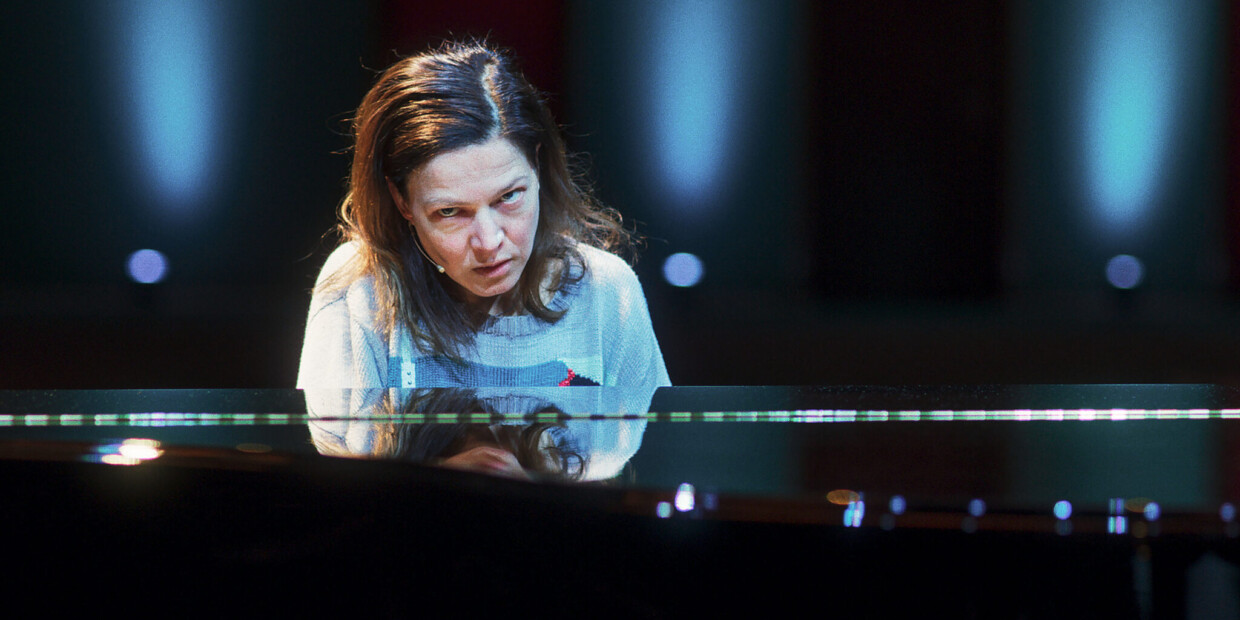 Hannah Herzsprung als Pianistin Jenny im Film „15 Jahre“
