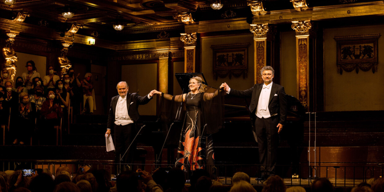 Diana Damrau und Jonas Kaufmann überzeugen mit stimmlicher Harmonie. Helmut Deutsch begleitet am Klavier