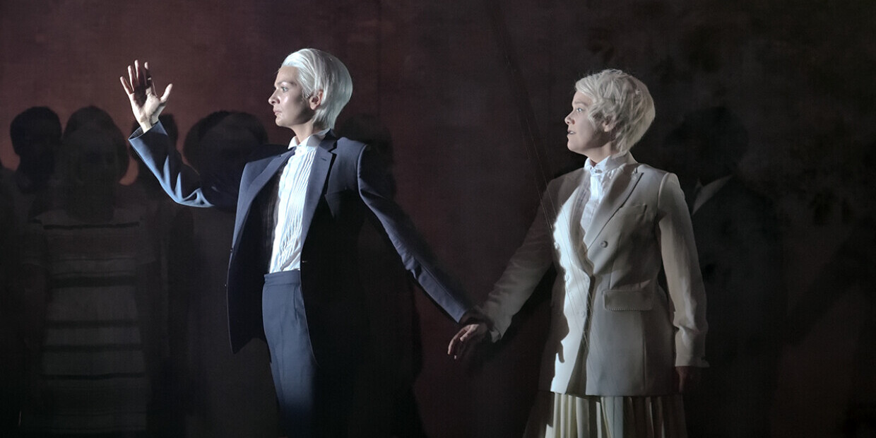 Aurélien Borys setzt in „Orphée et Eurydice“ an der Operá Royal Versailles auf Archetypen von Licht und Dunkel, von Oberwelt und Unterwelt