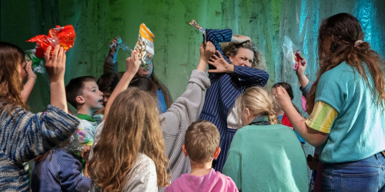 Zirkuläres Musiktheater: „Stoff“ am Mecklenburgischen Staatstheater Schwerin