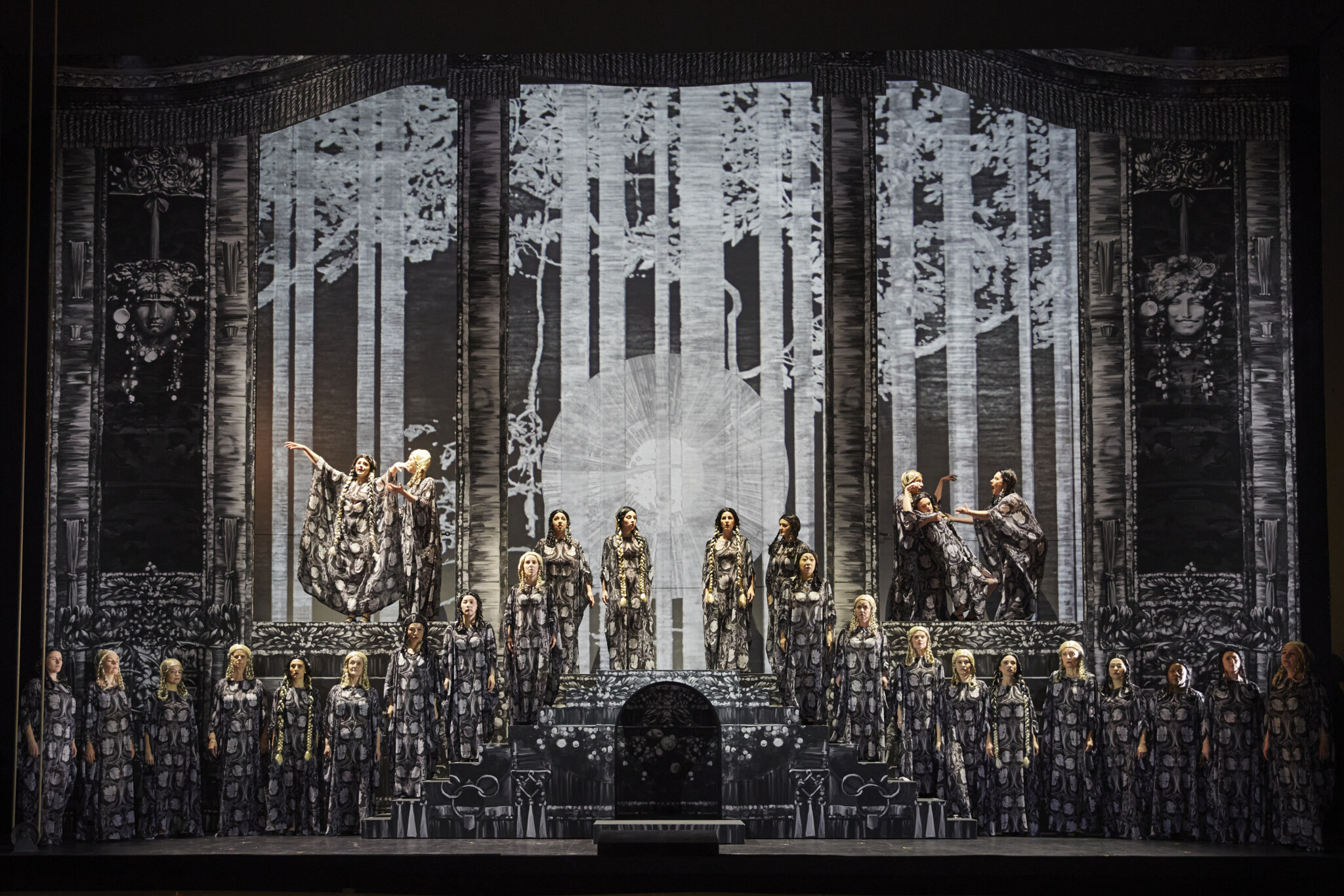 Szenenbild aus „Parsifal“ am Staatstheater Nürnberg