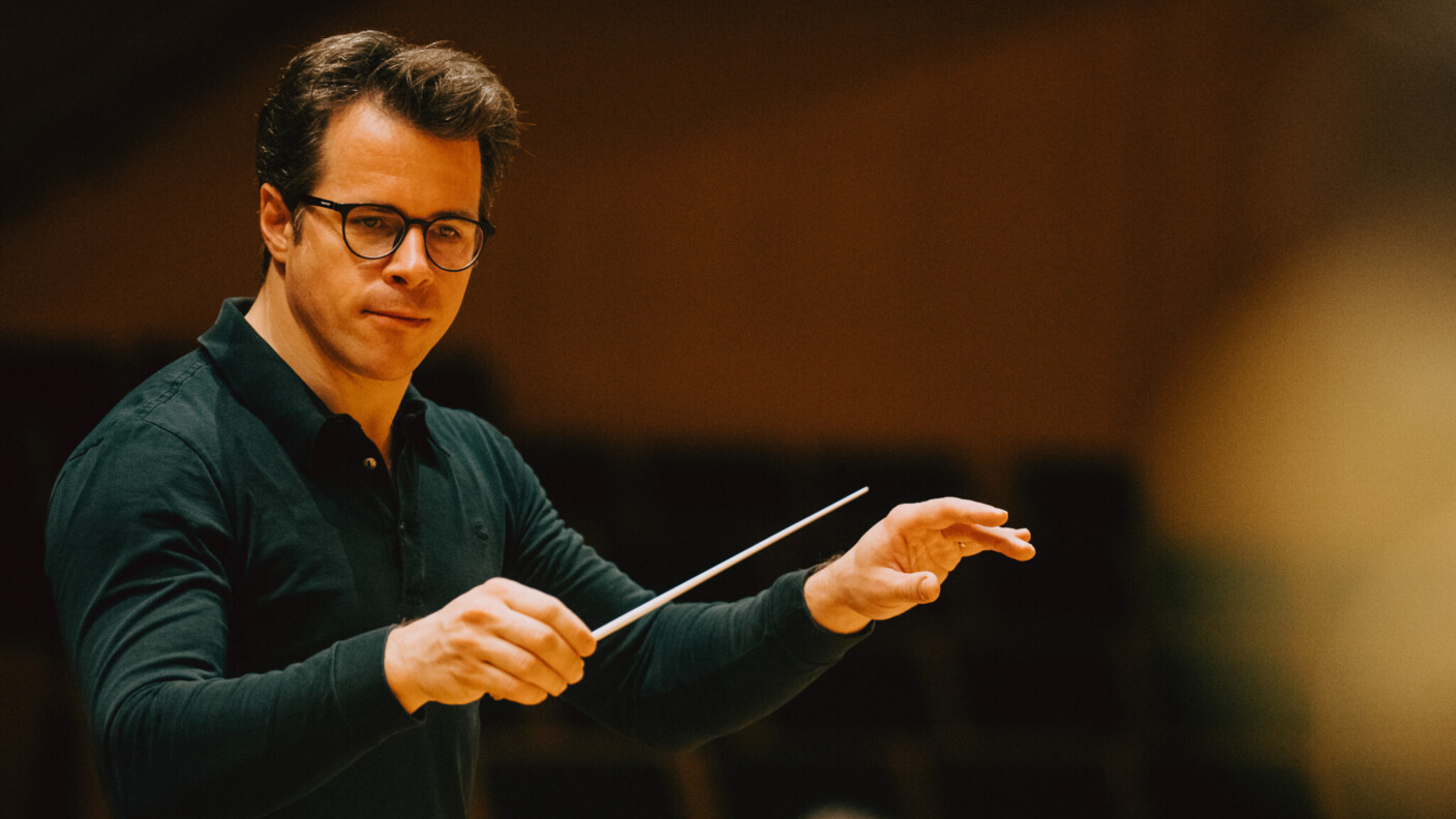 Dirigent Jakub Jakub Hrůša verzichtet in der Elbphilharmonie auf Show-Effekte