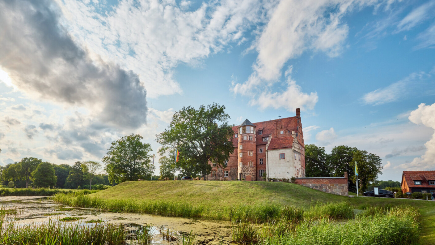 Schloss Ulrichshusen ist eine von unzähligen idyllisch gelegenen Spielstätten der „Festspiele Mecklenburg-Vorpommern“