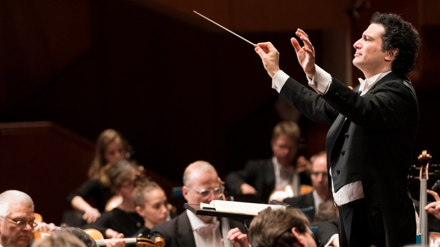 Unter Anleitung von Chefdirigent Alain Altinoglu eröffnet das hr-Sinfonieorchester das Rheingau Musik Festival
