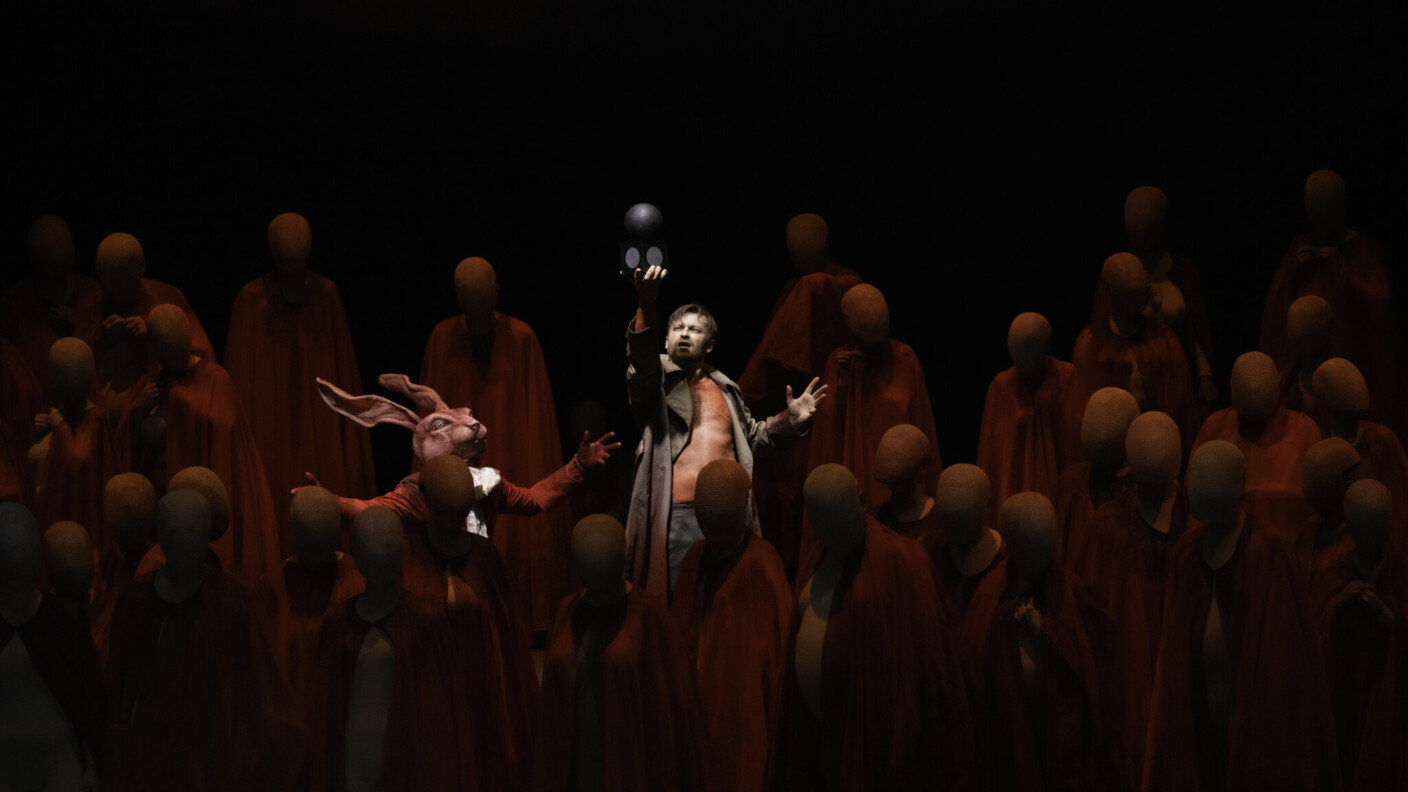 Mit nahezu perfekter Sangesleistung gibt Pavol Breslik sein Rollendebüt als Faust in Arrigo Boitos „Mefistofele“ an der Dresdner Semperoper