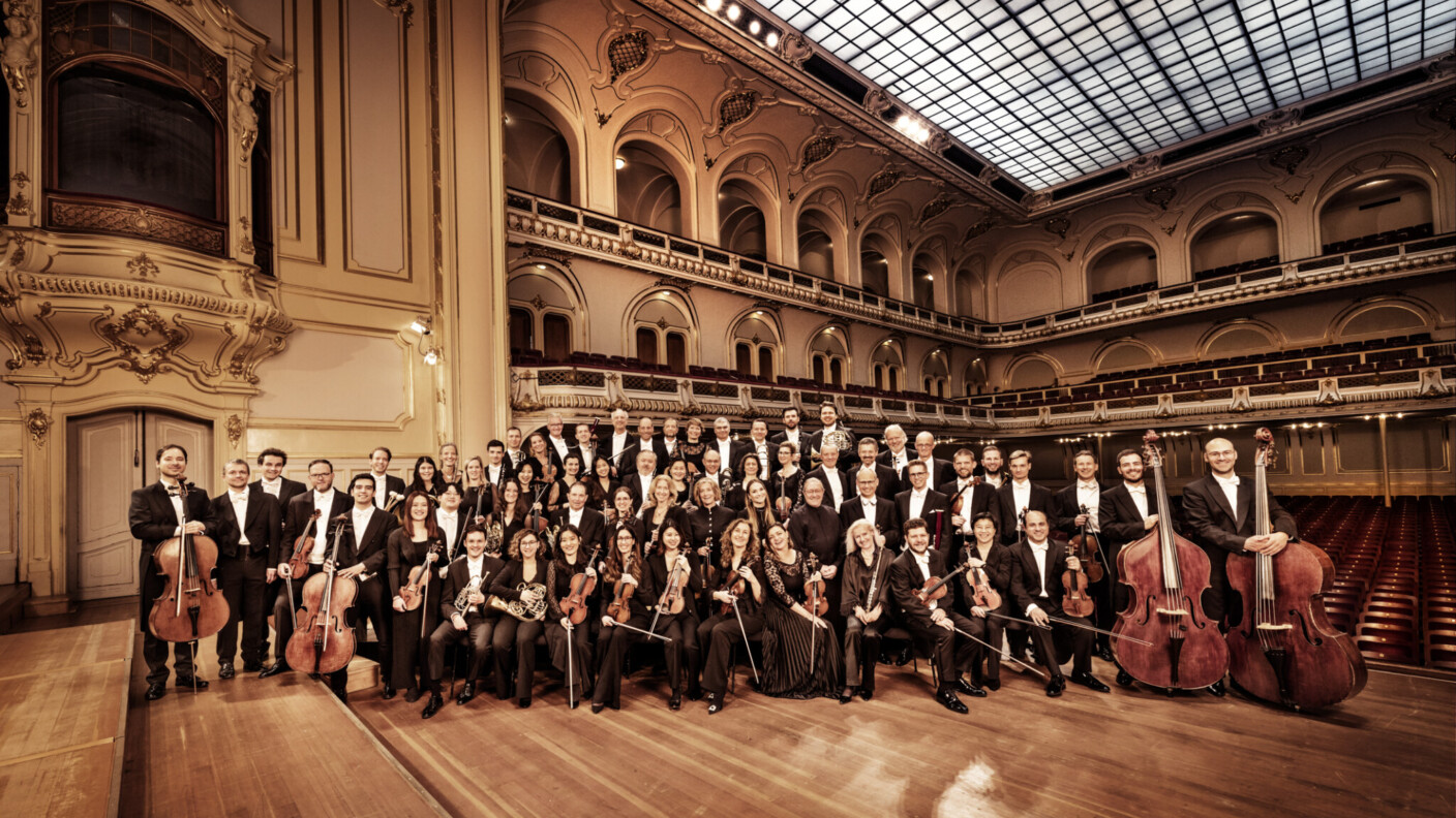 Blicken auf eine breit gefächerte neue Spielzeit: Symphoniker Hamburg und ihr Chefdirigent Sylvain Cambreling