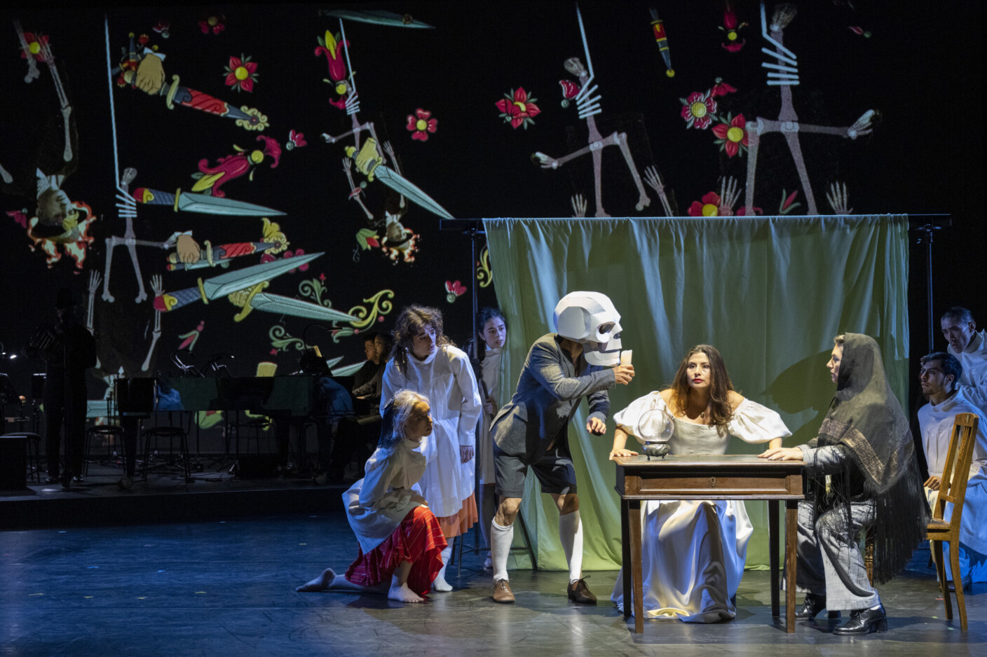 Szenenbild aus „María de Buenos Aires“ an der Oper Köln