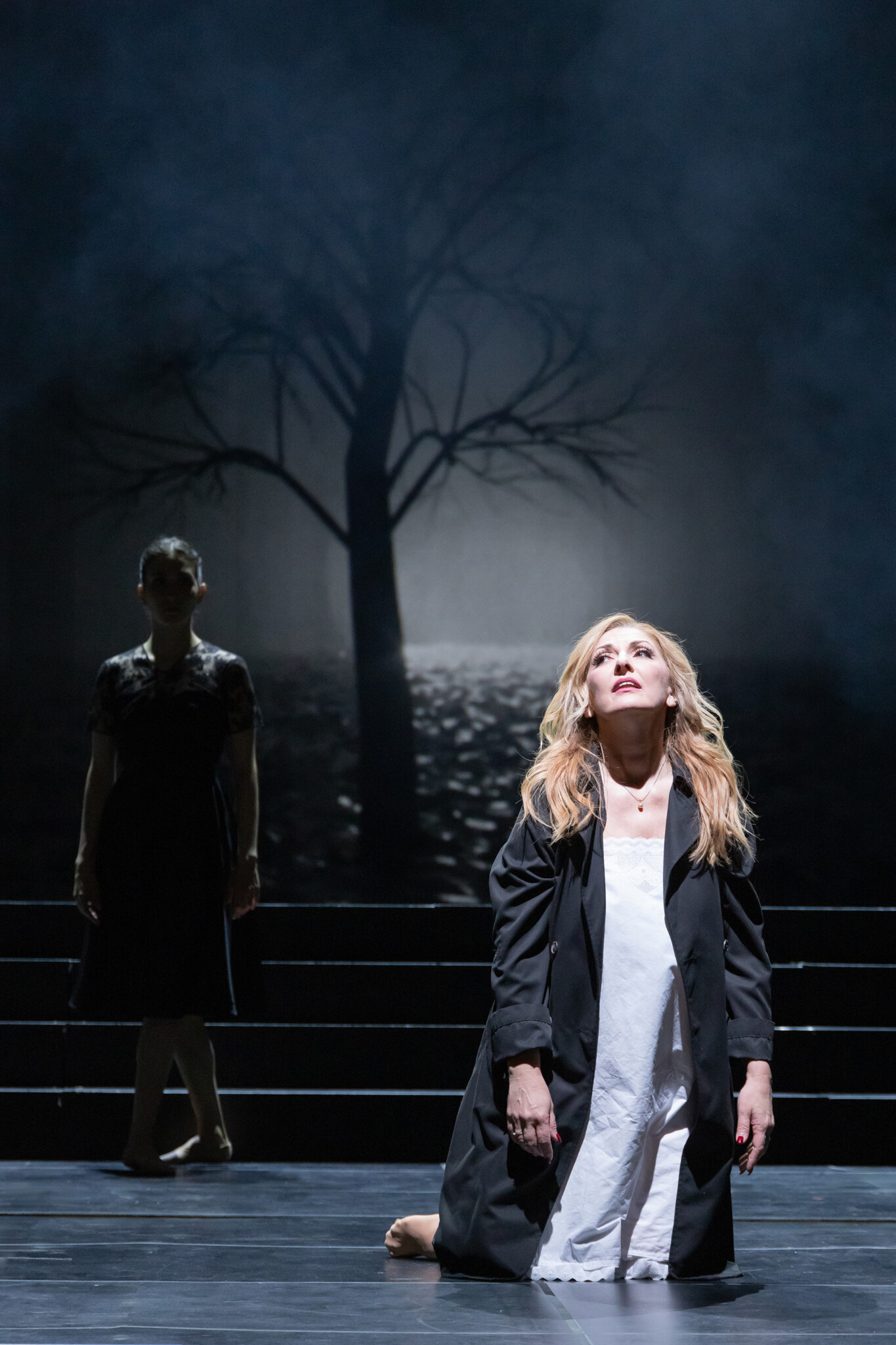 Szenenbild aus „Pique Dame“ am Anhaltischen Theater Dessau
