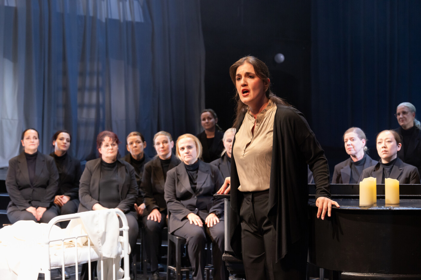 Szenenbild aus „Pique Dame“ am Anhaltischen Theater Dessau