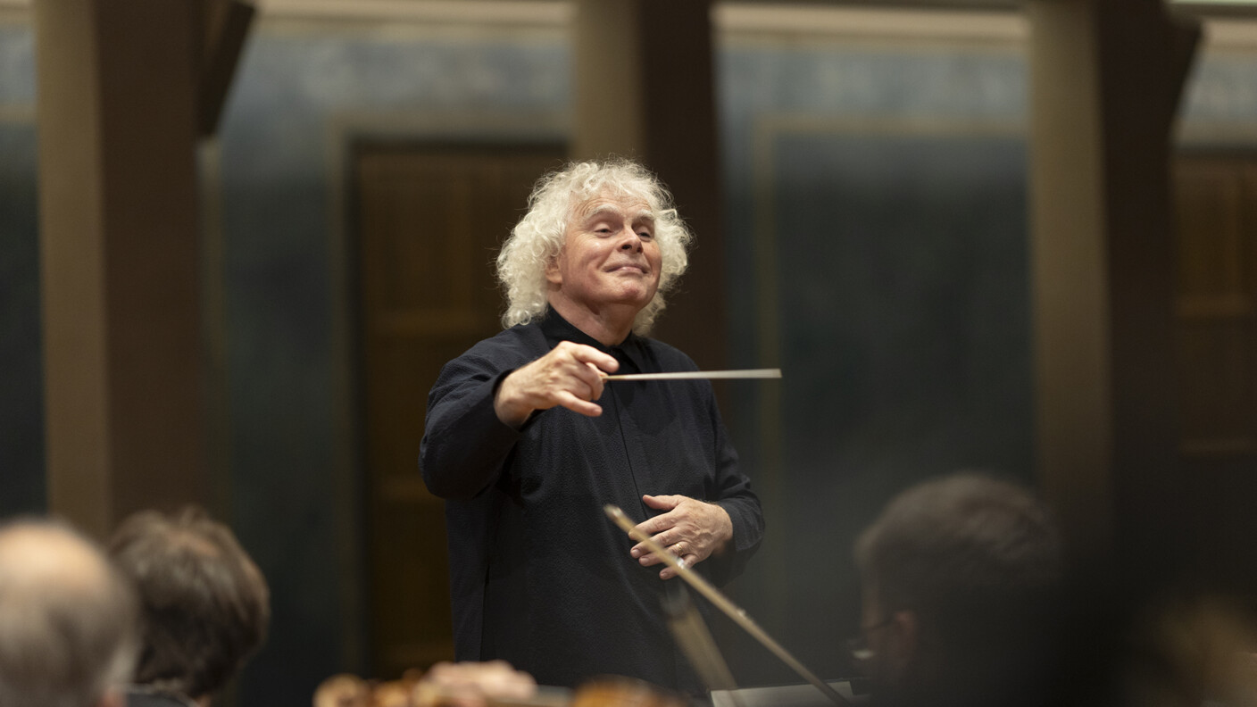 Nimmt sich viel und viel Neues für die kommende Spielzeit vor: Chefdirigent des BRSO Simon Rattle