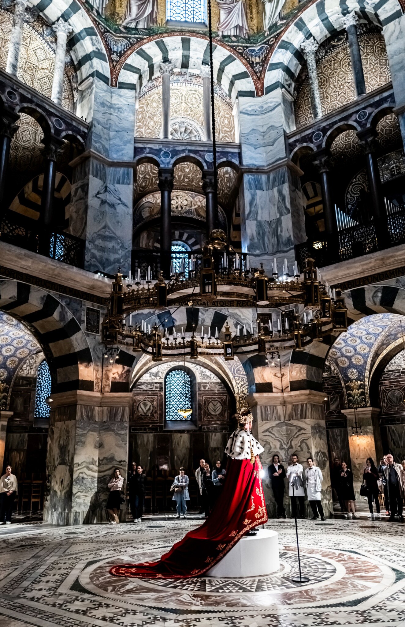 Szenenbild aus „Ernani“ am Theater Aachen