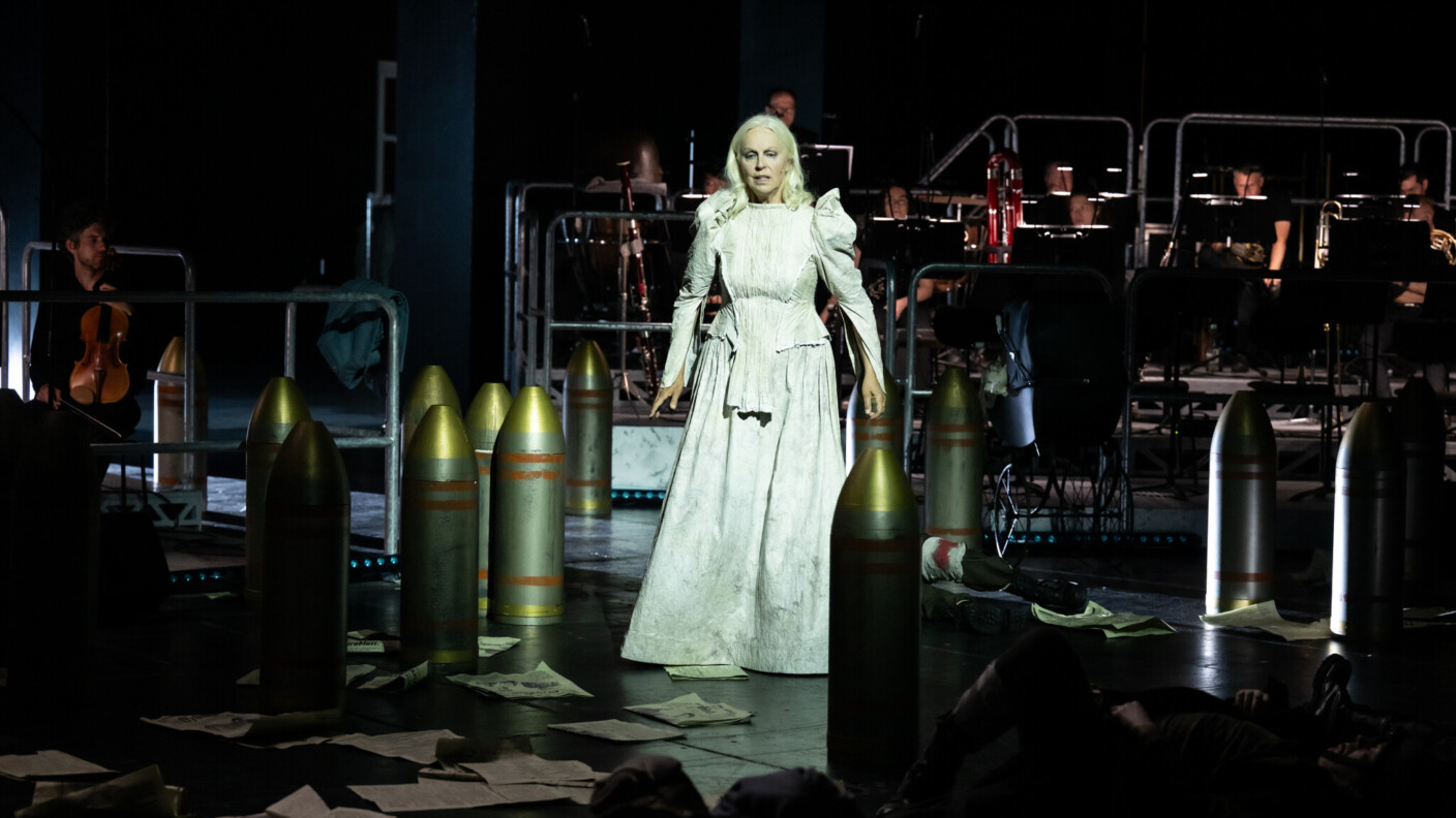 Stimmgewaltige Hinzudichtung für Philippe Manourys Oper „Die letzten Tage der Menschheit“: Anne Sofie von Otter als Angelus Novus