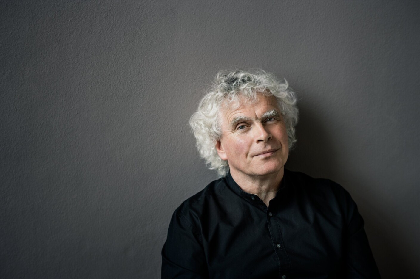Seit 2023 Chefdirigent Chors und des Symphonieorchesters des Bayerischen Rundfunks: Sir Simon Rattle