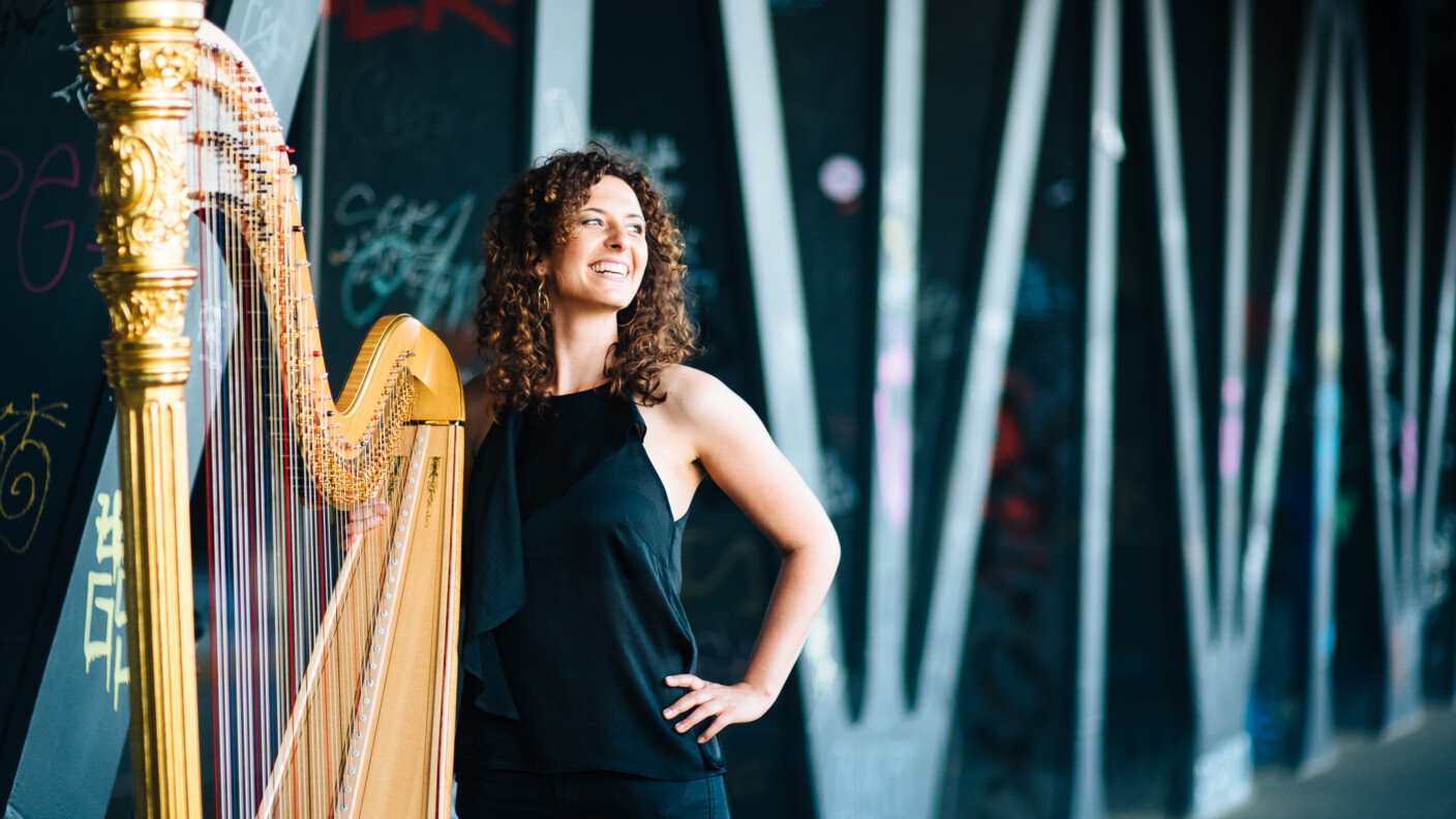 Führt mit der Harfe durch Musik aus fünf Jahrhunderten: Hanna Rabe