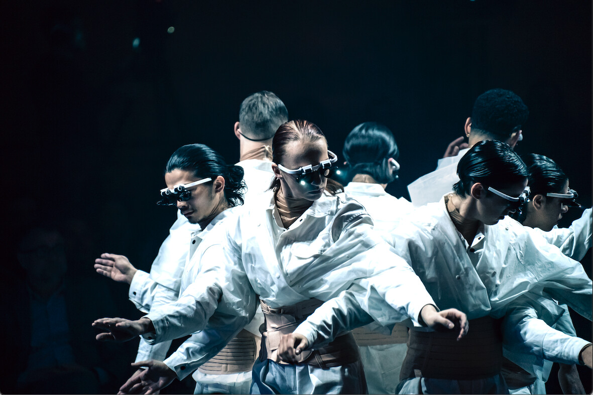 Das Tanzensemble des Musiktheater im Revier ist in der Produktion „Surviving Superbugs – A Dance To Resist“ zu erleben