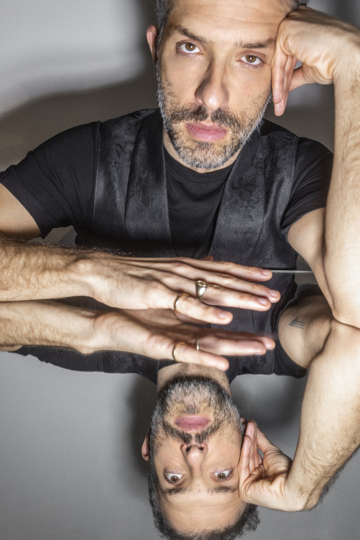 Präsentiert als neuer Generalmusikdirektor dem Hamburger Publikum in der nächsten Saison ein ambitioniertes Programm: Omer Meir Wellber