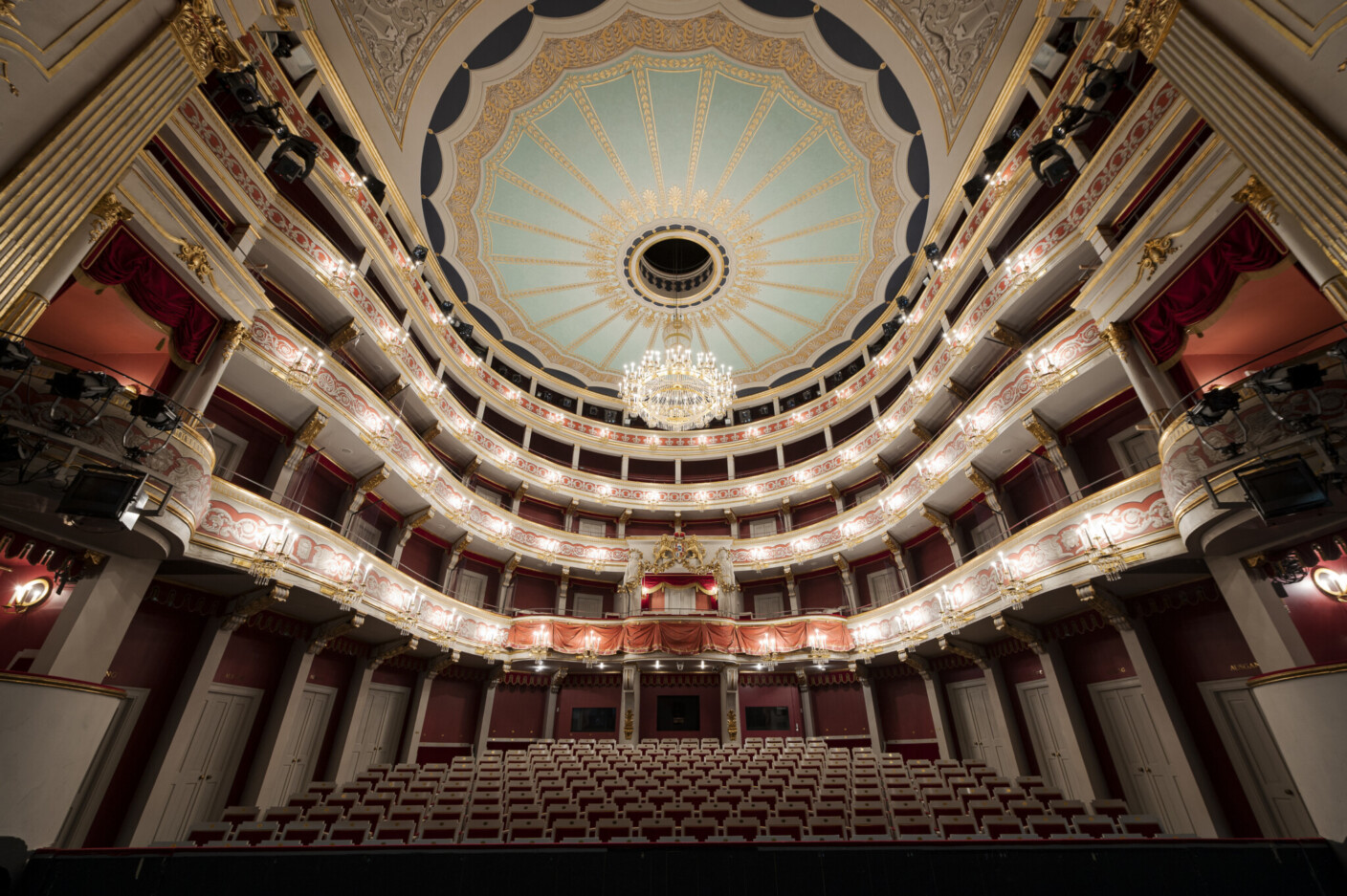 Blick in Bayerns nächstes Staatstheater: Sieben Neuproduktion sind 2025/2026 in Regensburg zu erleben