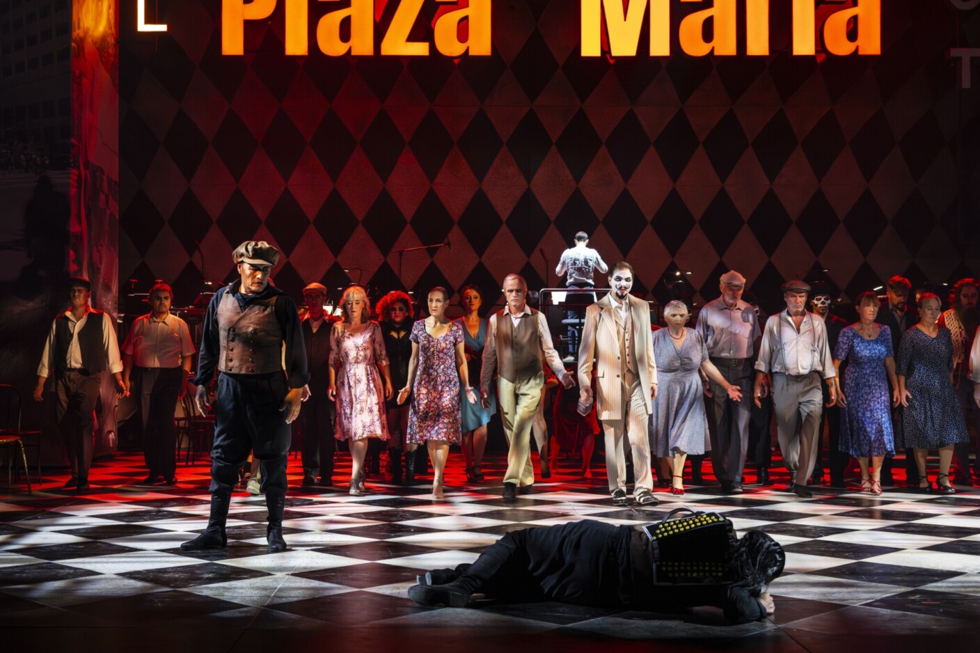 Szenenbild aus „María de Buenos Aires“ am Theater Erfurt