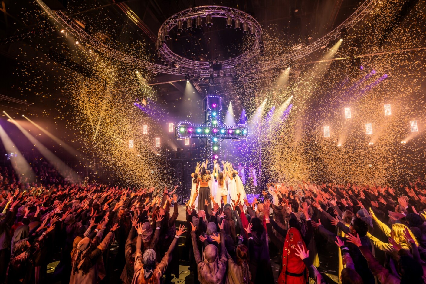 Szenenbild aus „Jesus Christ Superstar“ im ehemaligen Flughafen Berlin-Tempelhof