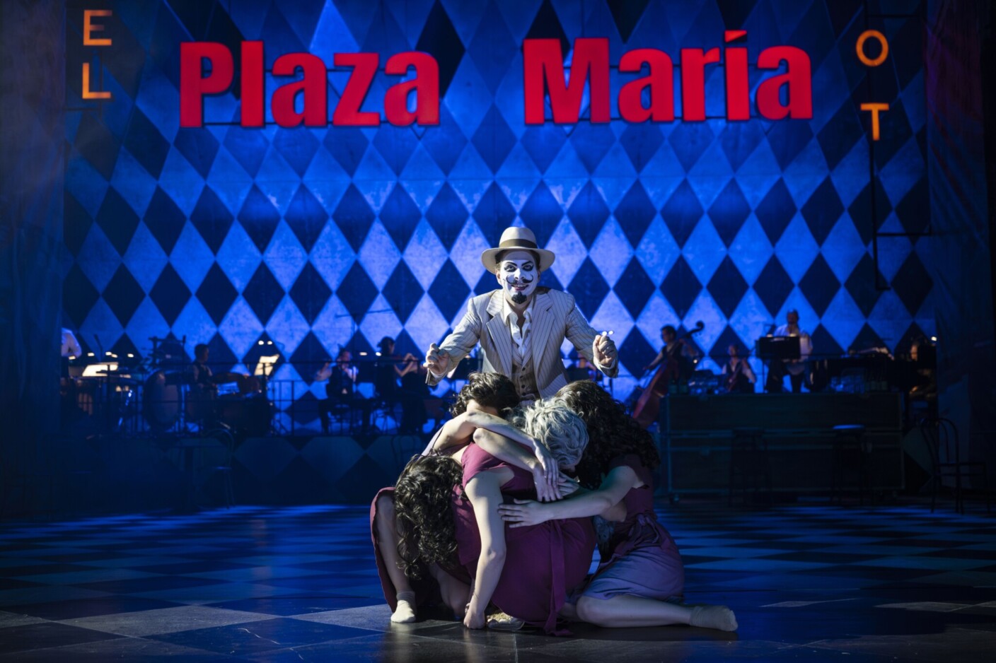 Szenenbild aus „María de Buenos Aires“ am Theater Erfurt