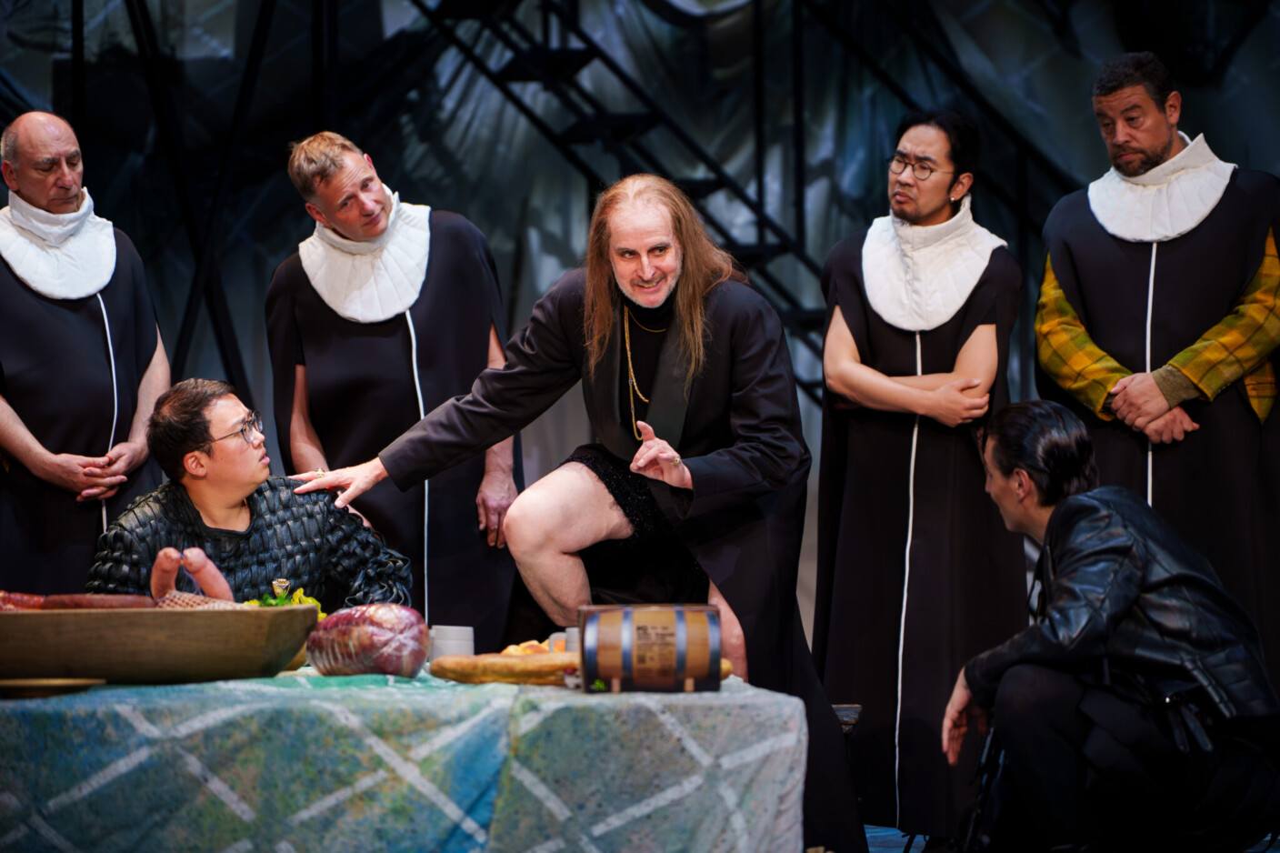 Szenenbild aus „Till Eulenspiegel“ am Theater für Niedersachsen