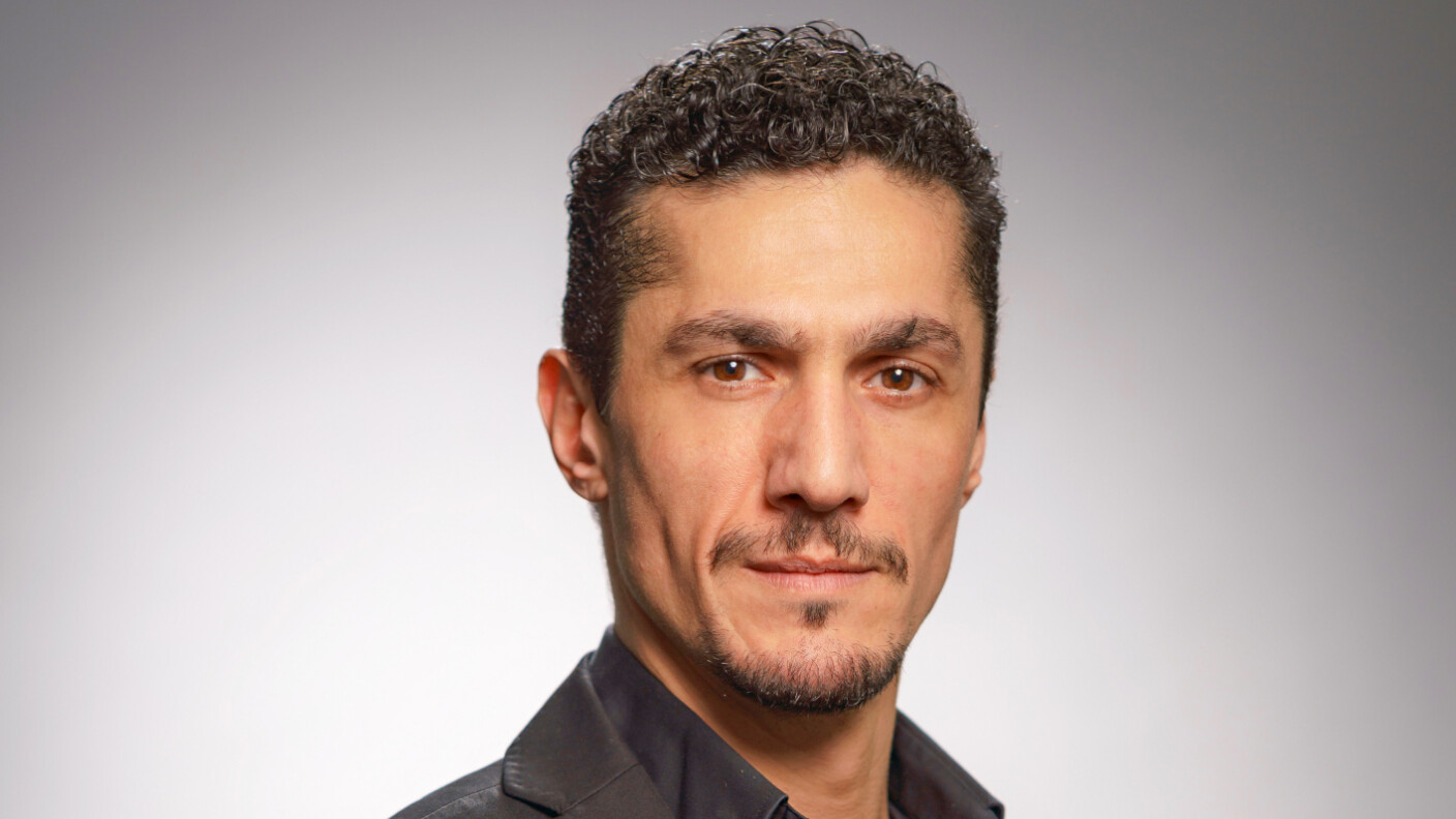 Erhielt in Jerewan seinen ersten Ballettunterricht und arbeitete mit Choreografen wie John Neumeier und Hans von Manen zusammen: Armen Hakobyan