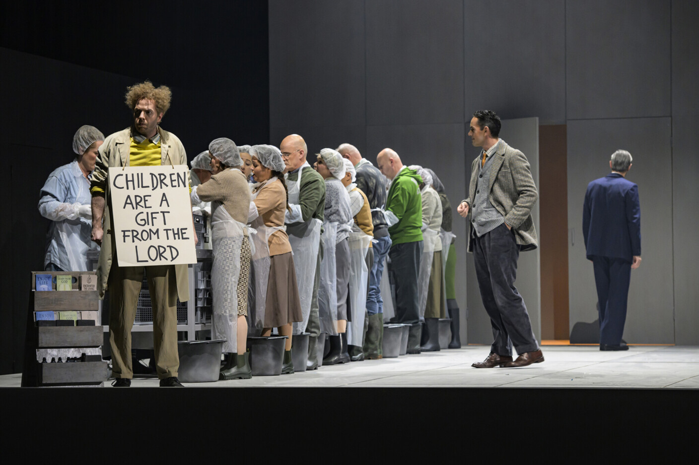 Szenenbild aus „Peter Grimes“ am Theater Bielefeld