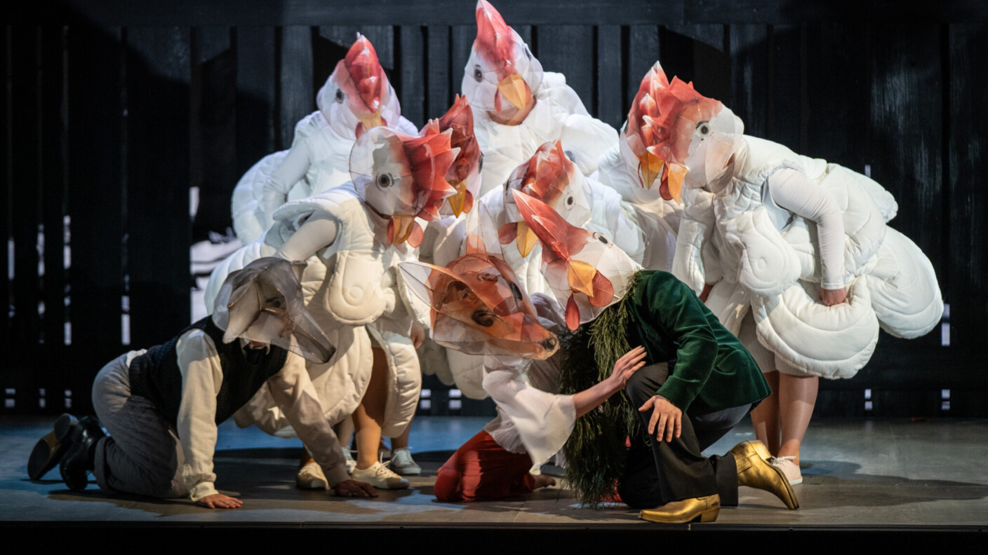 Mit Fell und Federkleid