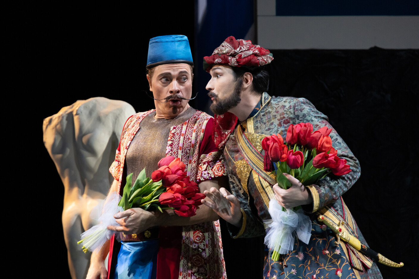 Szenenbild aus „Così fan tutte“ am Anhaltischen Theater Dessau